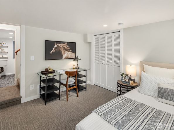 2410 E Highland Drive, Seattle WA 98112