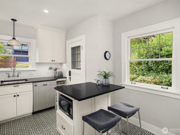 2410 E Highland Drive, Seattle WA 98112
