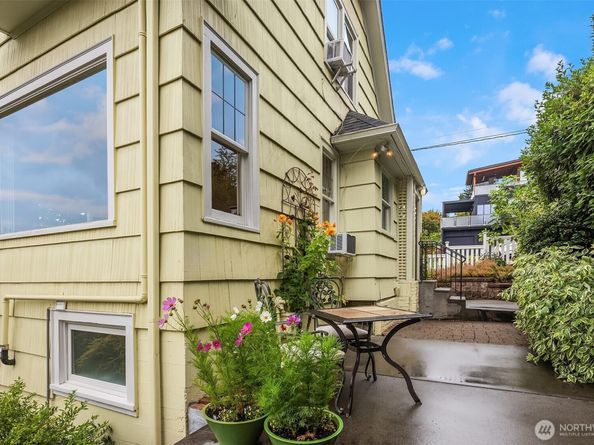 2410 E Highland Drive, Seattle WA 98112