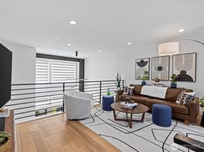 6537 35th Avenue SW D, Seattle WA 98126