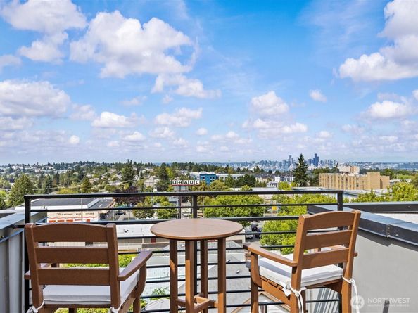 6537 35th Avenue SW D, Seattle WA 98126