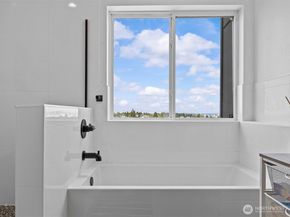 6537 35th Avenue SW D, Seattle WA 98126