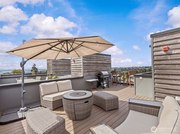 6537 35th Avenue SW D, Seattle WA 98126