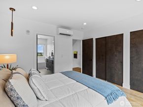 6537 35th Avenue SW D, Seattle WA 98126