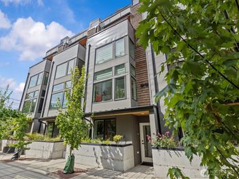 6537 35th Avenue SW