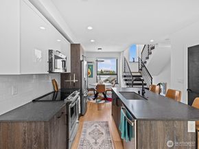 6537 35th Avenue SW D, Seattle WA 98126