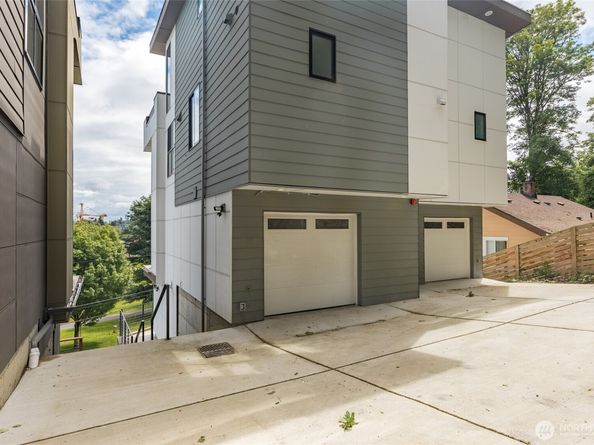 1019 Sturgus Avenue S B, Seattle WA 98144