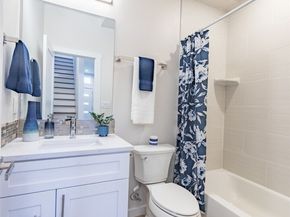 1019 Sturgus Avenue S B, Seattle WA 98144