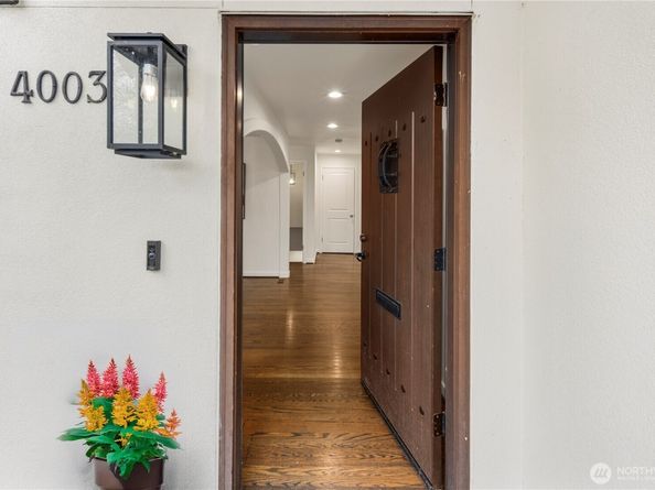 4003 E Newton Street, Seattle WA 98112