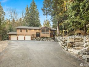 21743 NE 176th Place, Woodinville WA 98077