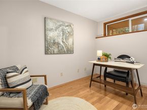 21743 NE 176th Place, Woodinville WA 98077