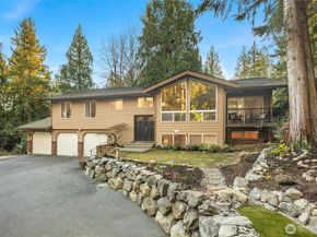21743 NE 176th Place, Woodinville WA 98077