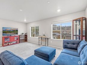 1323 Baker Heights Loop, Bremerton WA 98312