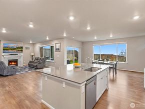 1323 Baker Heights Loop, Bremerton WA 98312