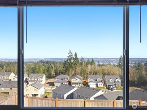 1323 Baker Heights Loop, Bremerton WA 98312