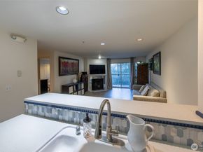 15917 Waynita Way NE E206, Bothell WA 98011