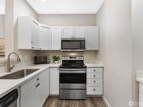 12712 Admiralty Way F104, Everett WA 98204