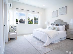 12215 Des Moines Memorial Drive S B, Seattle WA 98168