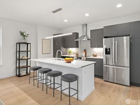 1317 N 185th Street A, Shoreline WA 98133