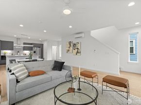 1317 N 185th Street A, Shoreline WA 98133