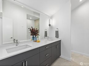 1317 N 185th Street A, Shoreline WA 98133