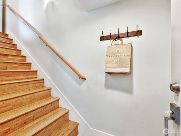 2046 14th Avenue W B, Seattle WA 98119