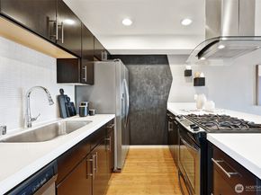 2046 14th Avenue W B, Seattle WA 98119