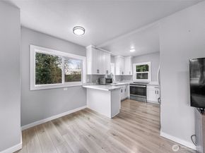 222 W Marilyn Avenue, Everett WA 98204