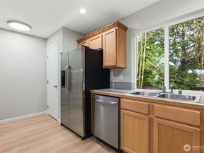 1814 I Street NE 202, Auburn WA 98002