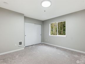 1814 I Street NE 202, Auburn WA 98002