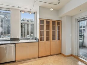 1100 106th Avenue NE 902, Bellevue WA 98004
