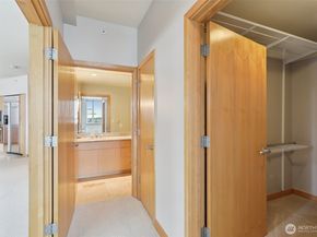 1100 106th Avenue NE 902, Bellevue WA 98004