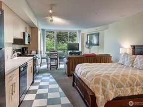 1100 106th Avenue NE 902, Bellevue WA 98004