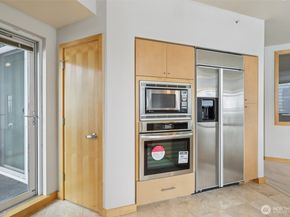 1100 106th Avenue NE 902, Bellevue WA 98004