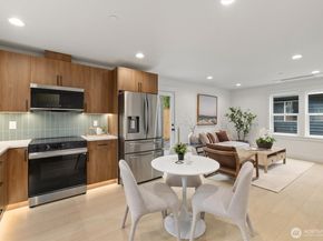 12562 17th Avenue NE B, Seattle WA 98125