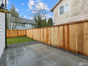 12562 17th Avenue NE B, Seattle WA 98125