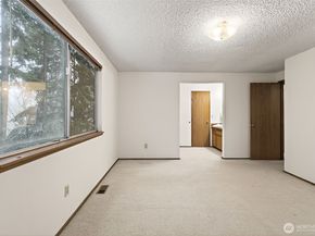 37717 26th Drive S, Federal Way WA 98003