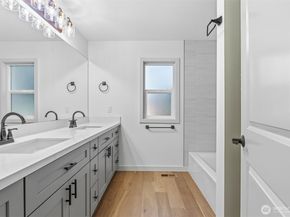 11785 Penny Place NE, Bainbridge Island WA 98110