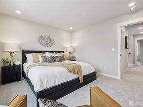 13524 NE 104th Way 46, Kirkland WA 98033