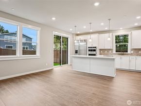 13524 NE 104th Way 46, Kirkland WA 98033