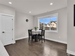 423 205th Street SW B, Lynnwood WA 98036