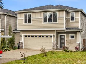 423 205th Street SW B, Lynnwood WA 98036