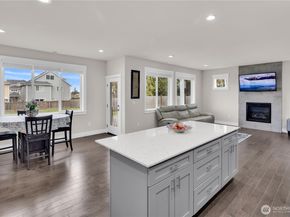 423 205th Street SW B, Lynnwood WA 98036