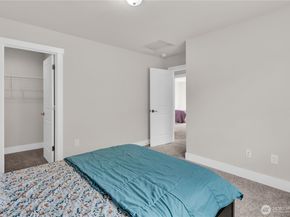 423 205th Street SW B, Lynnwood WA 98036