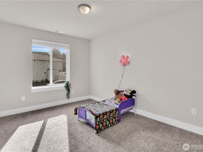 423 205th Street SW B, Lynnwood WA 98036