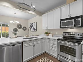 10909 Avondale Road NE R170, Redmond WA 98052