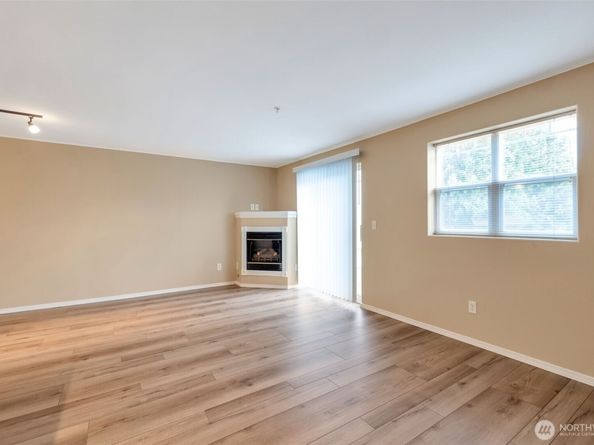 3980 129th Place SE B102, Bellevue WA 98006