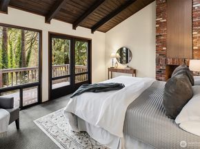 9027 SE 50th Street, Mercer Island WA 98040