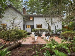 9027 SE 50th Street, Mercer Island WA 98040