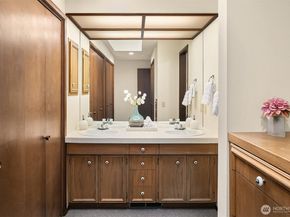 9027 SE 50th Street, Mercer Island WA 98040